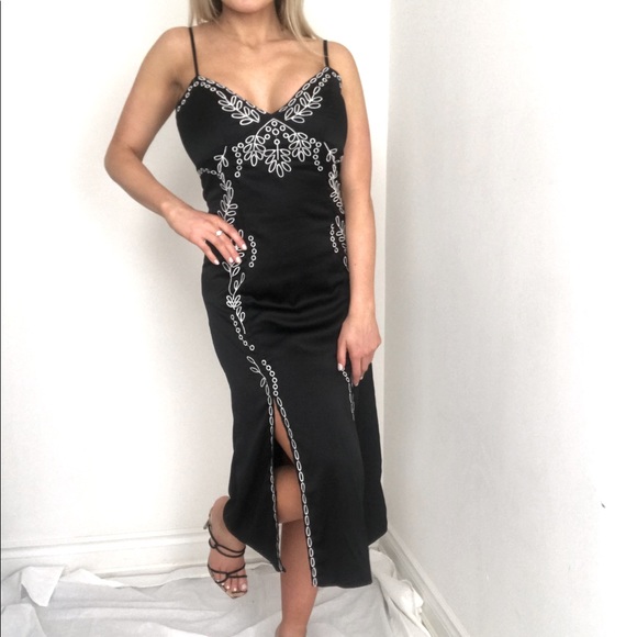 Embroidered Design Midi Slip Dress with Leg Slits - Picture 10 of 13